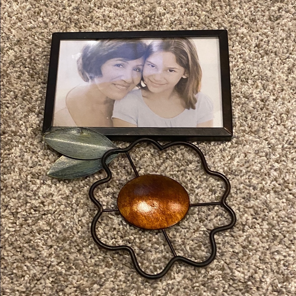 Fetco Jardana Decorative Floral Photo Frame with Orange and Silver Accents. - Picture 5 of 15